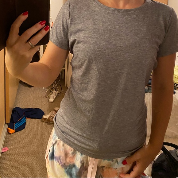 ATHLETA tops with adjustable cinched back - Picture 14 of 15